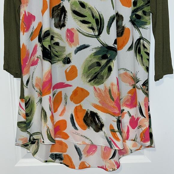 Charming Charlie 3/4 Sleeve Floral Top - Picture 3 of 8